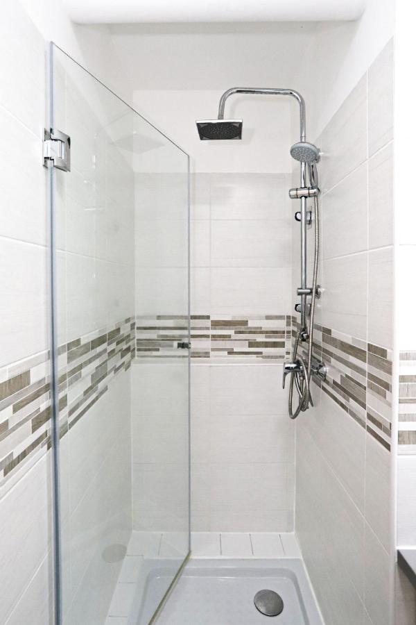 Silver Lodge Ezuestpart Apartman Siófok Buitenkant foto